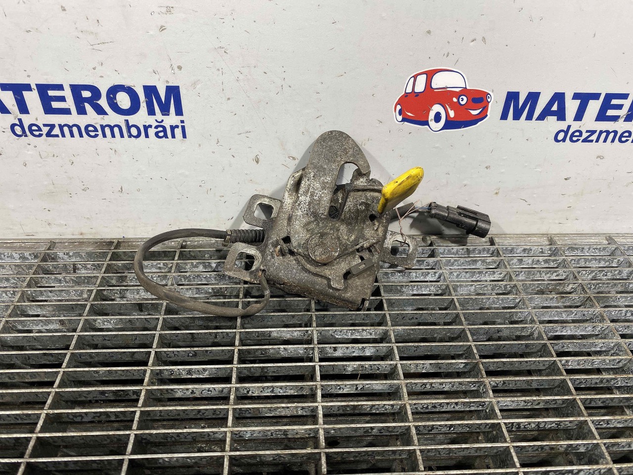 INCUIETOARE CAPOTA FATA ALFA ROMEO GIULIETTA 2.0 JTDM - (2010 2016)