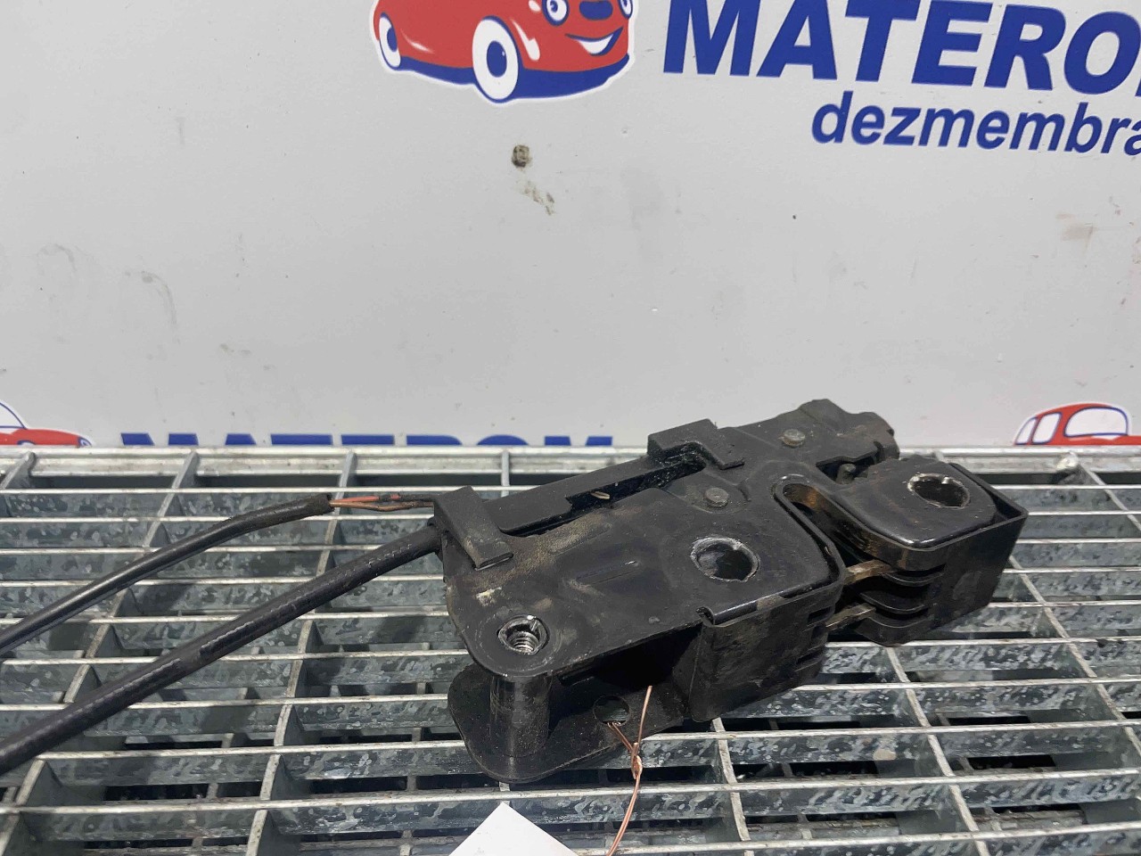 INCUIETOARE CAPOTA FATA AUDI A3 A3 - - (2007 2012)