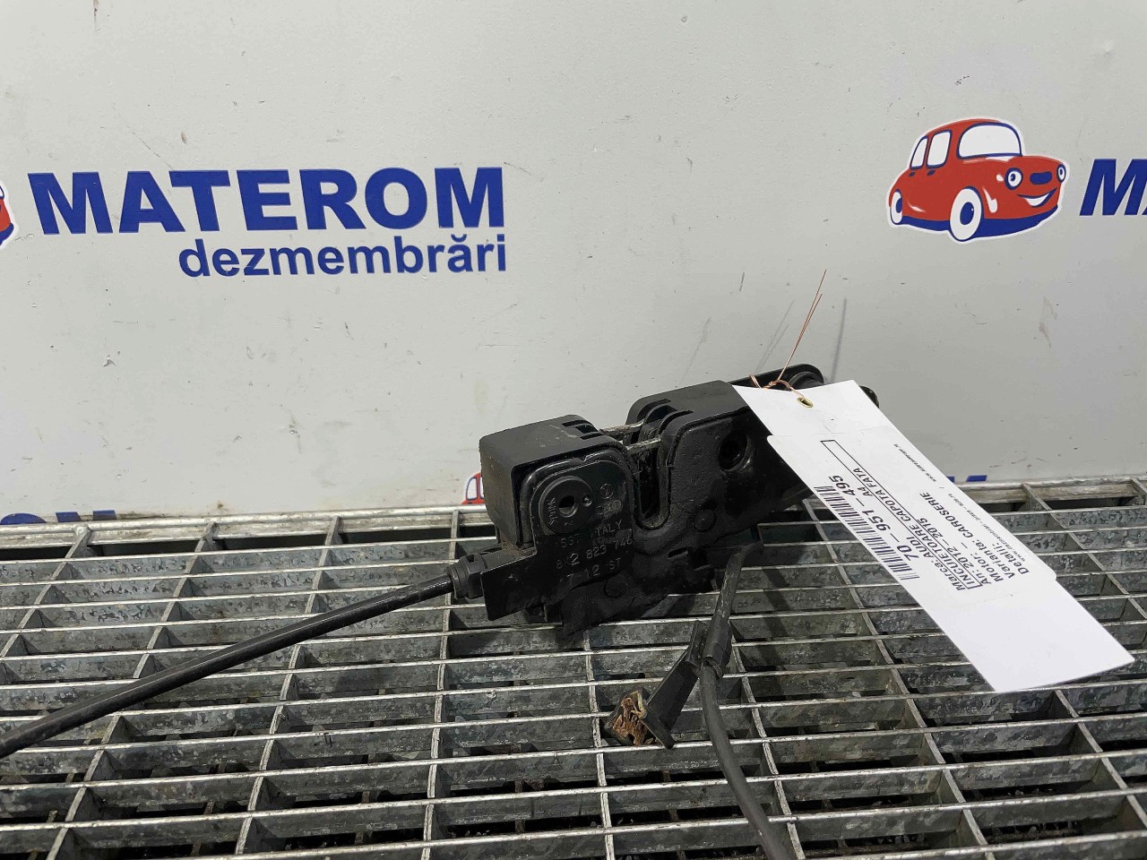 INCUIETOARE CAPOTA FATA AUDI A4 A4 - - (2012 2015)