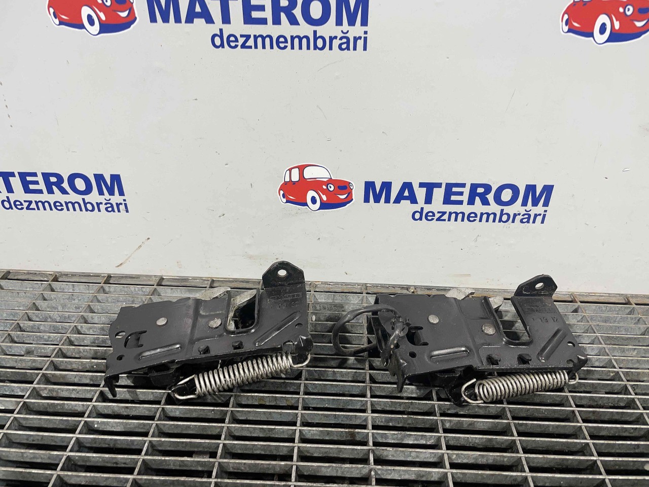 INCUIETOARE CAPOTA FATA BMW SERIA 1 F20 SERIA 1 F20 - - (2011 2015)