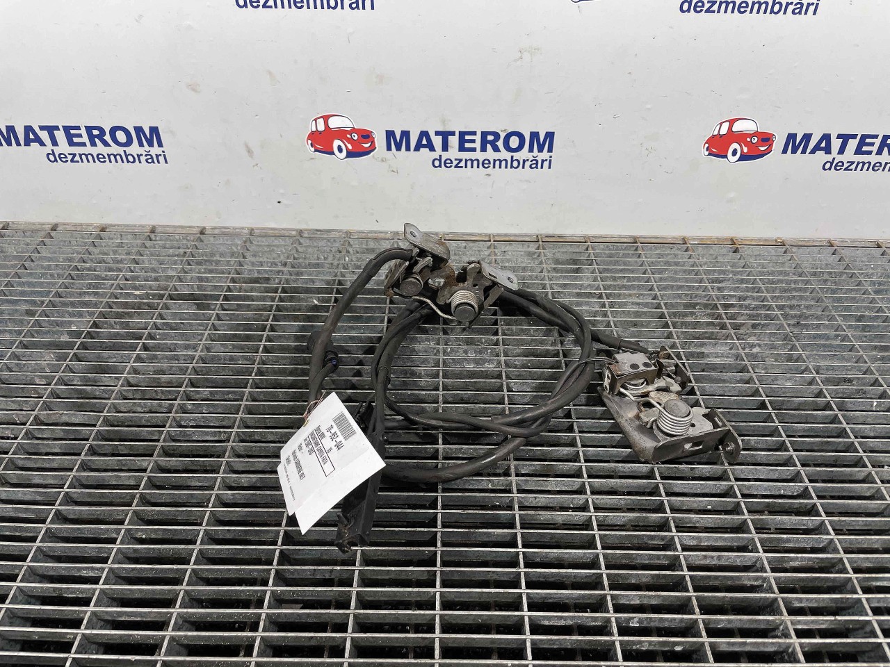 INCUIETOARE CAPOTA FATA BMW X5 - - (2007 2013)
