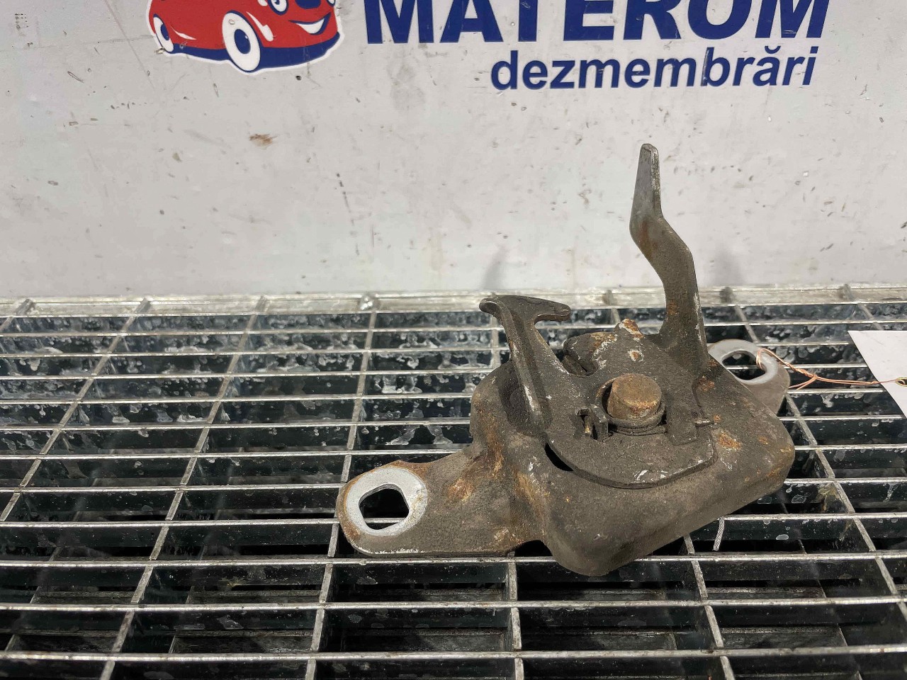 INCUIETOARE CAPOTA FATA DACIA LOGAN MCV - - (2008 2012)