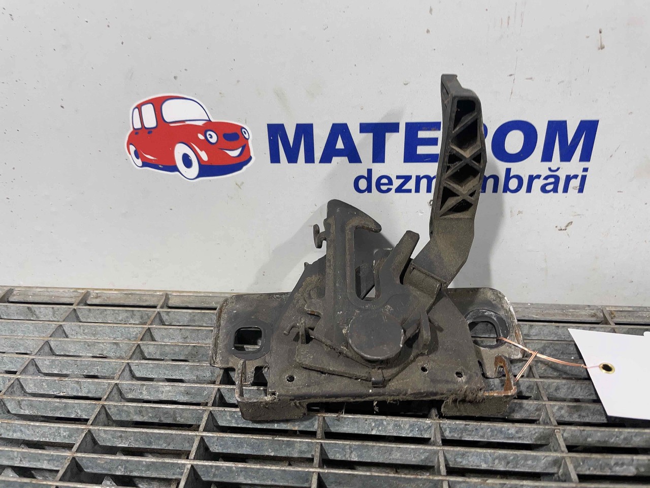 INCUIETOARE CAPOTA FATA DACIA LOGAN MCV LOGAN MCV - - (2012 2016)