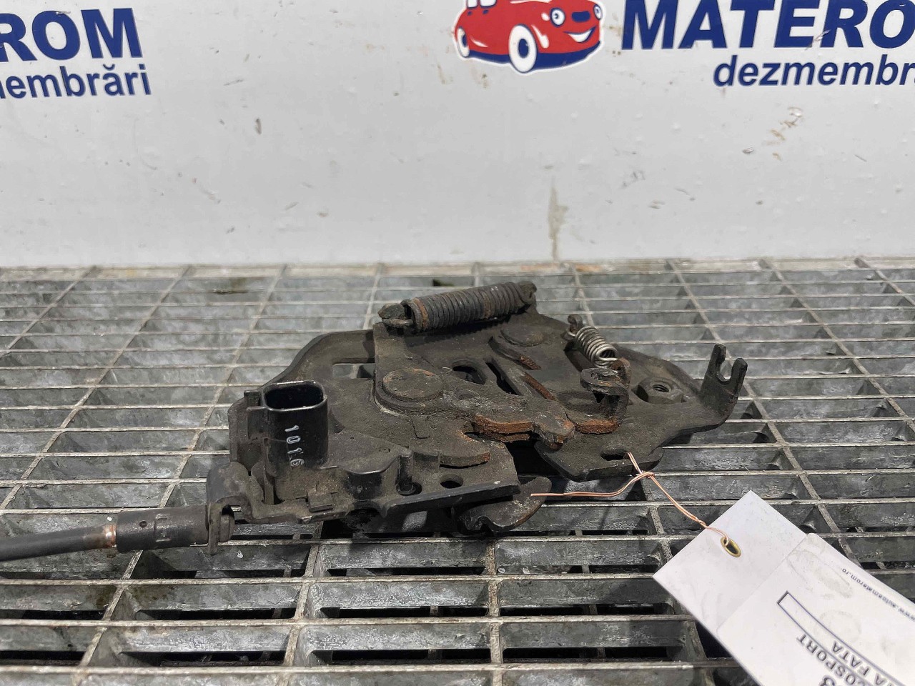 INCUIETOARE CAPOTA FATA FORD ECOSPORT - - (2013 2018)