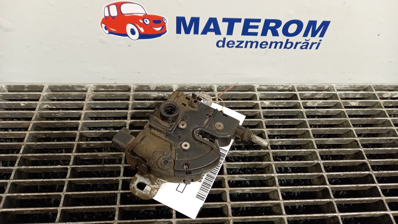 INCUIETOARE CAPOTA FATA FORD FOCUS FOCUS - - (2004 2008)