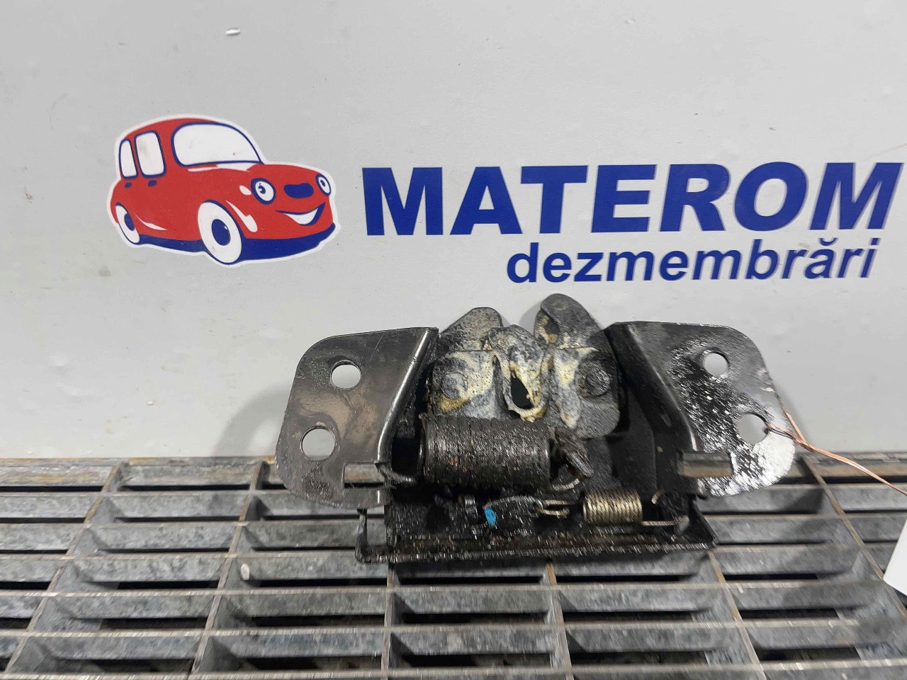 INCUIETOARE CAPOTA FATA HYUNDAI IX 35 - - (2009 2015)