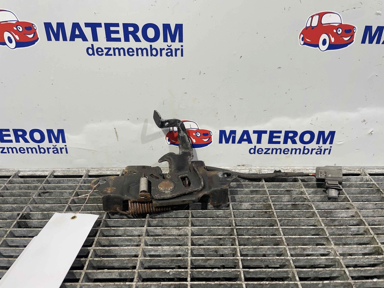 INCUIETOARE CAPOTA FATA MAZDA 3 3 - - (2013 2016)