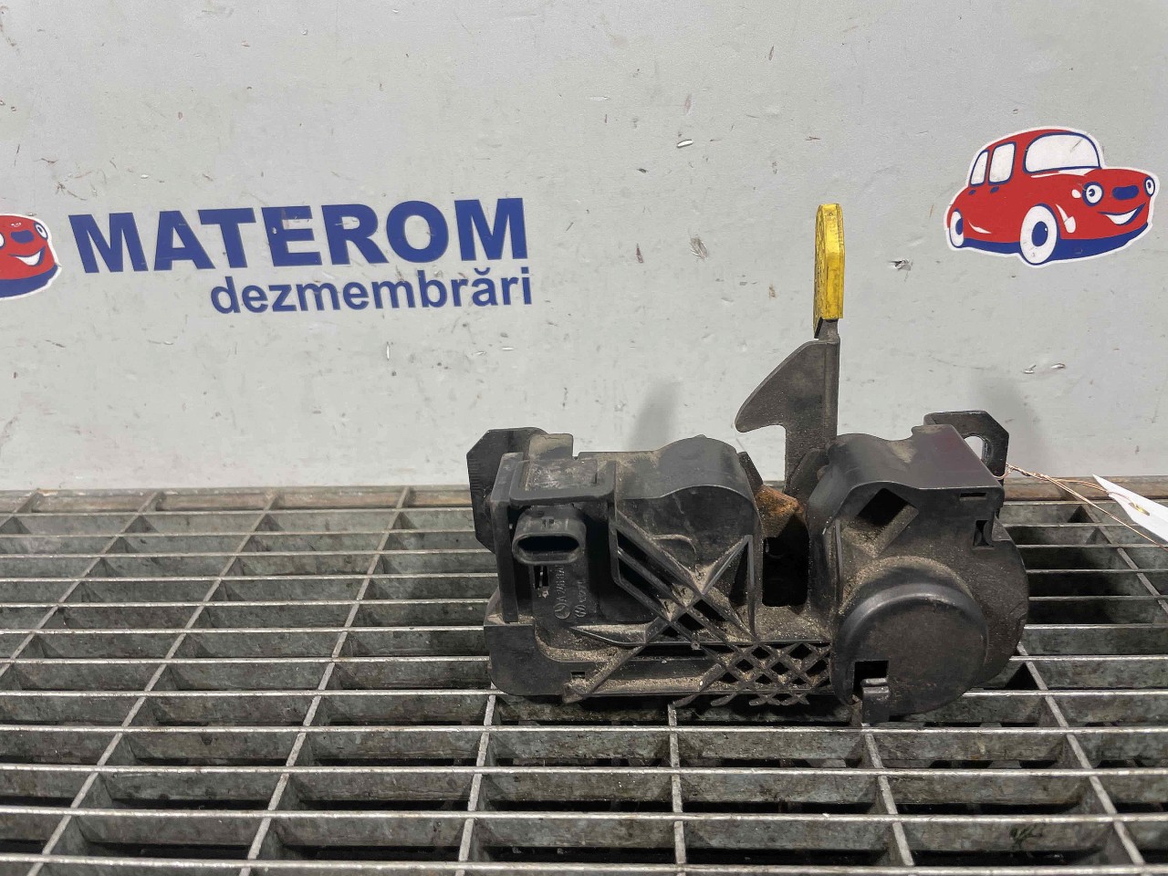 INCUIETOARE CAPOTA FATA MERCEDES A-CLASS - - (2012 2018)