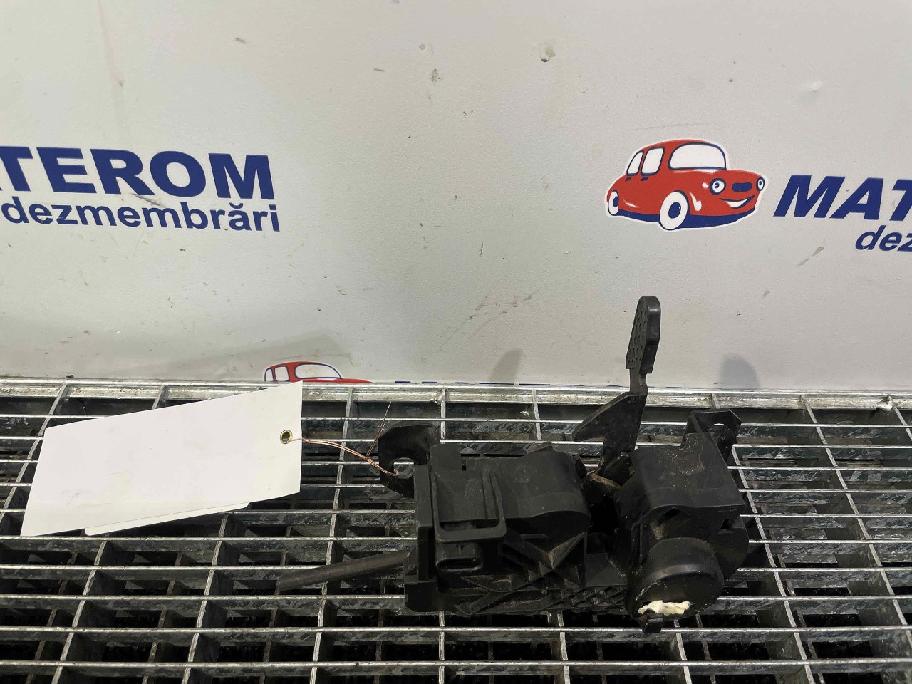 INCUIETOARE CAPOTA FATA MERCEDES B-CLASS B-CLASS - - (2011 2018)