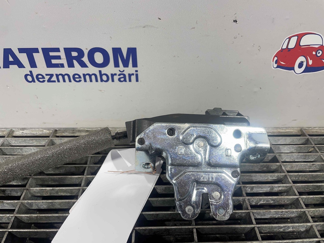 INCUIETOARE CAPOTA FATA MERCEDES E-CLASS - - (2009 2013)