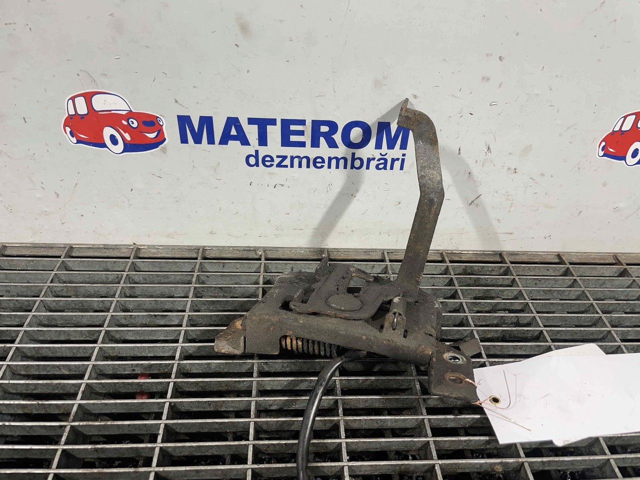 INCUIETOARE CAPOTA FATA MITSUBISHI OUTLANDER 2.2 DID - (2012 2016)