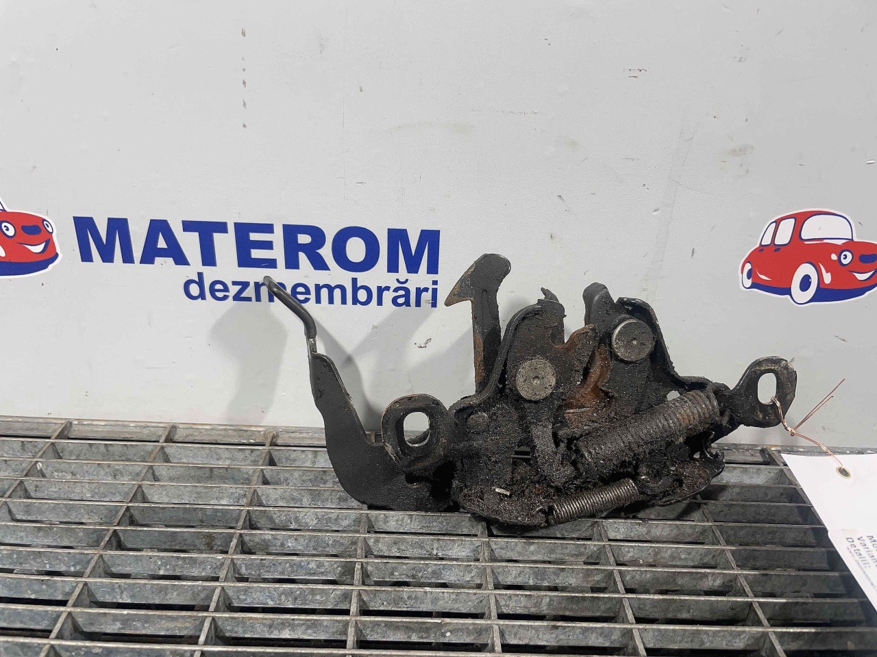 INCUIETOARE CAPOTA FATA NISSAN QASHQAI 1.6 DCI - (2010 2014)