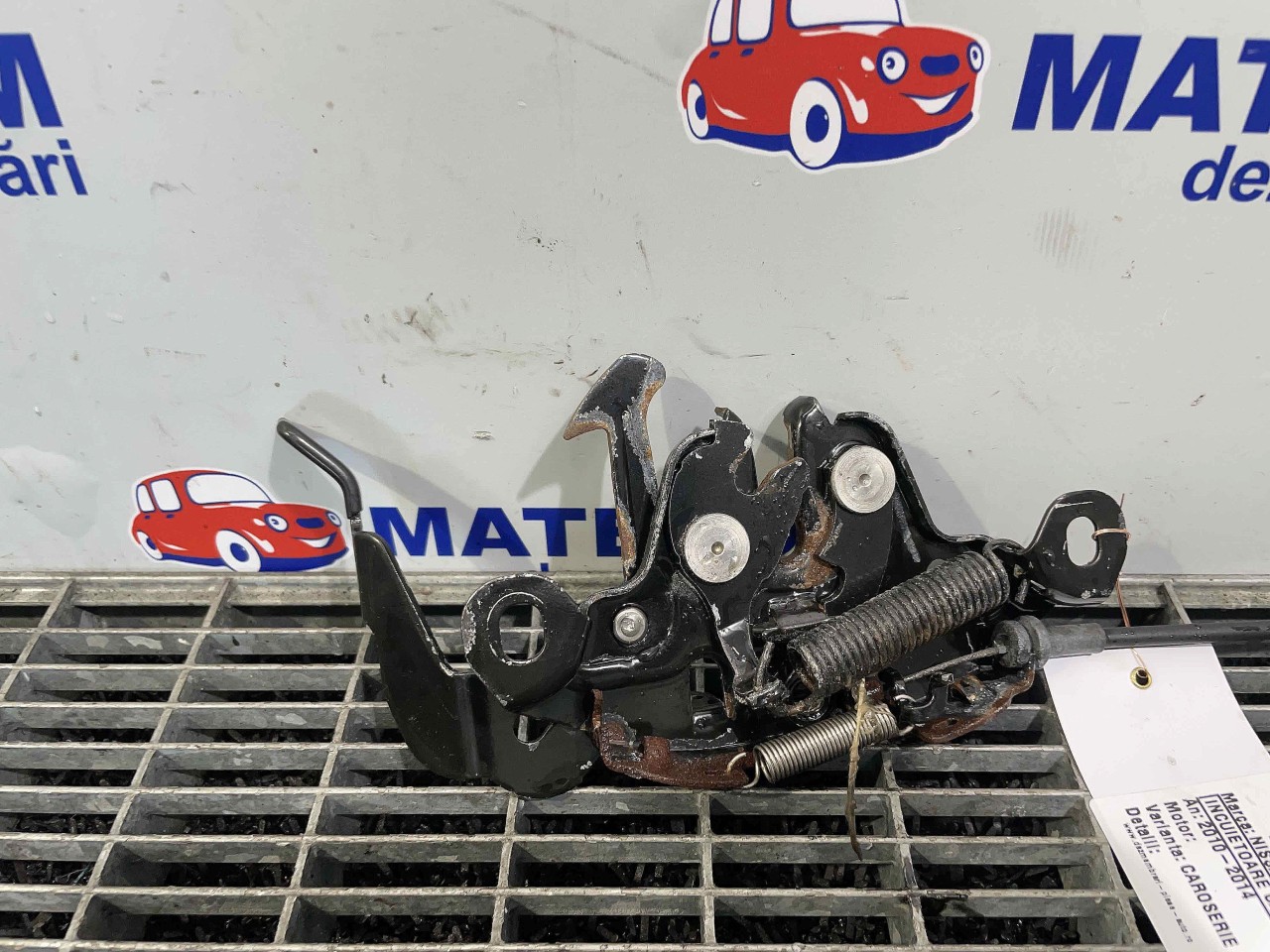 INCUIETOARE CAPOTA FATA NISSAN QASHQAI PLUS2 - - (2010 2014)