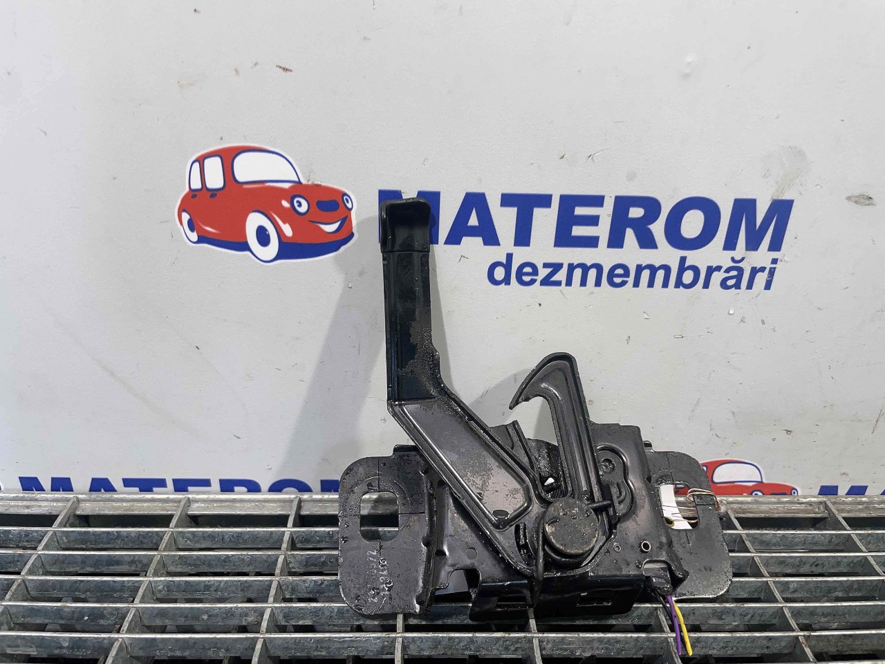 INCUIETOARE CAPOTA FATA OPEL INSIGNIA - - (2008 2013)