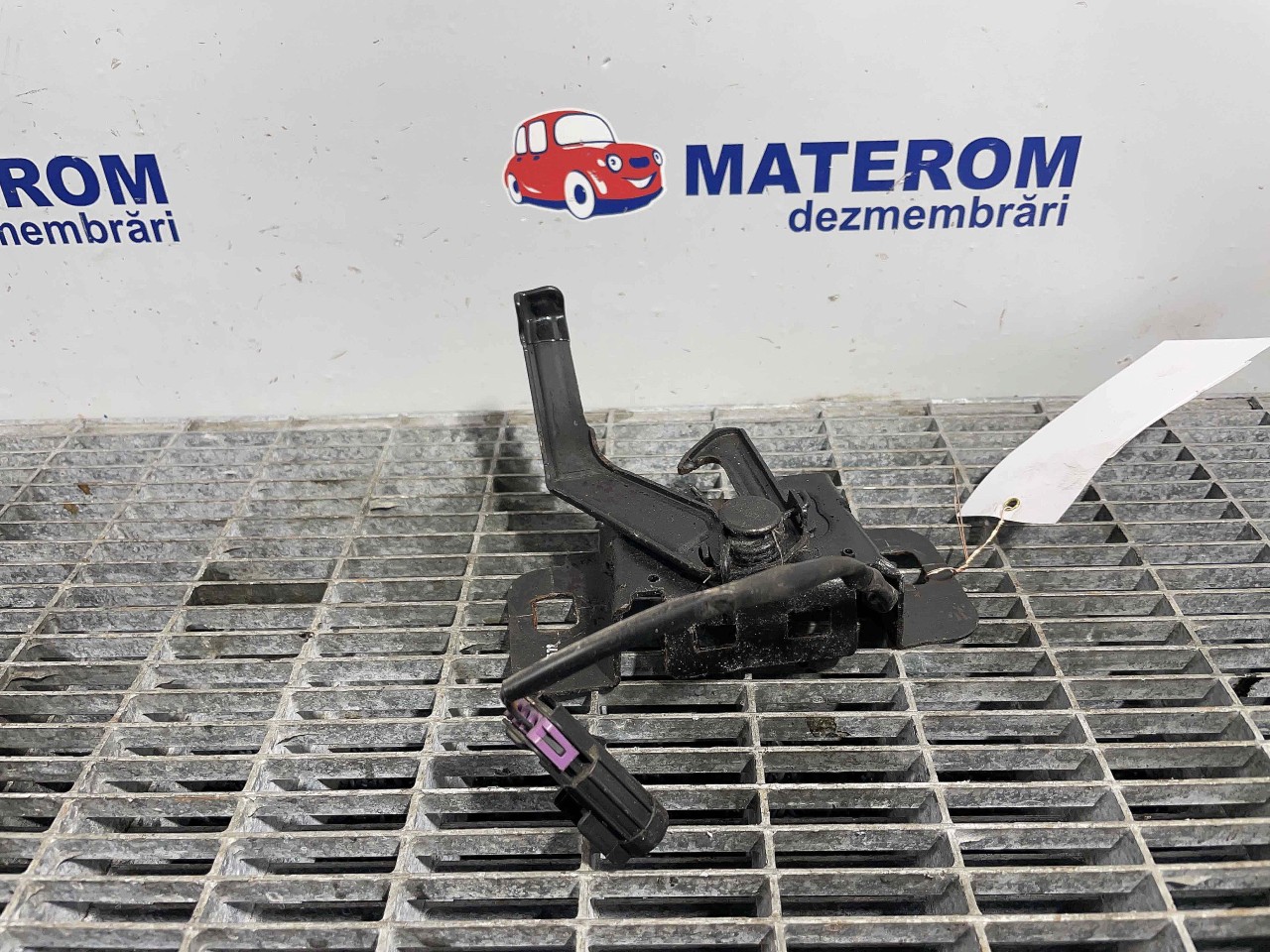 INCUIETOARE CAPOTA FATA OPEL INSIGNIA INSIGNIA - - (2013 2017)