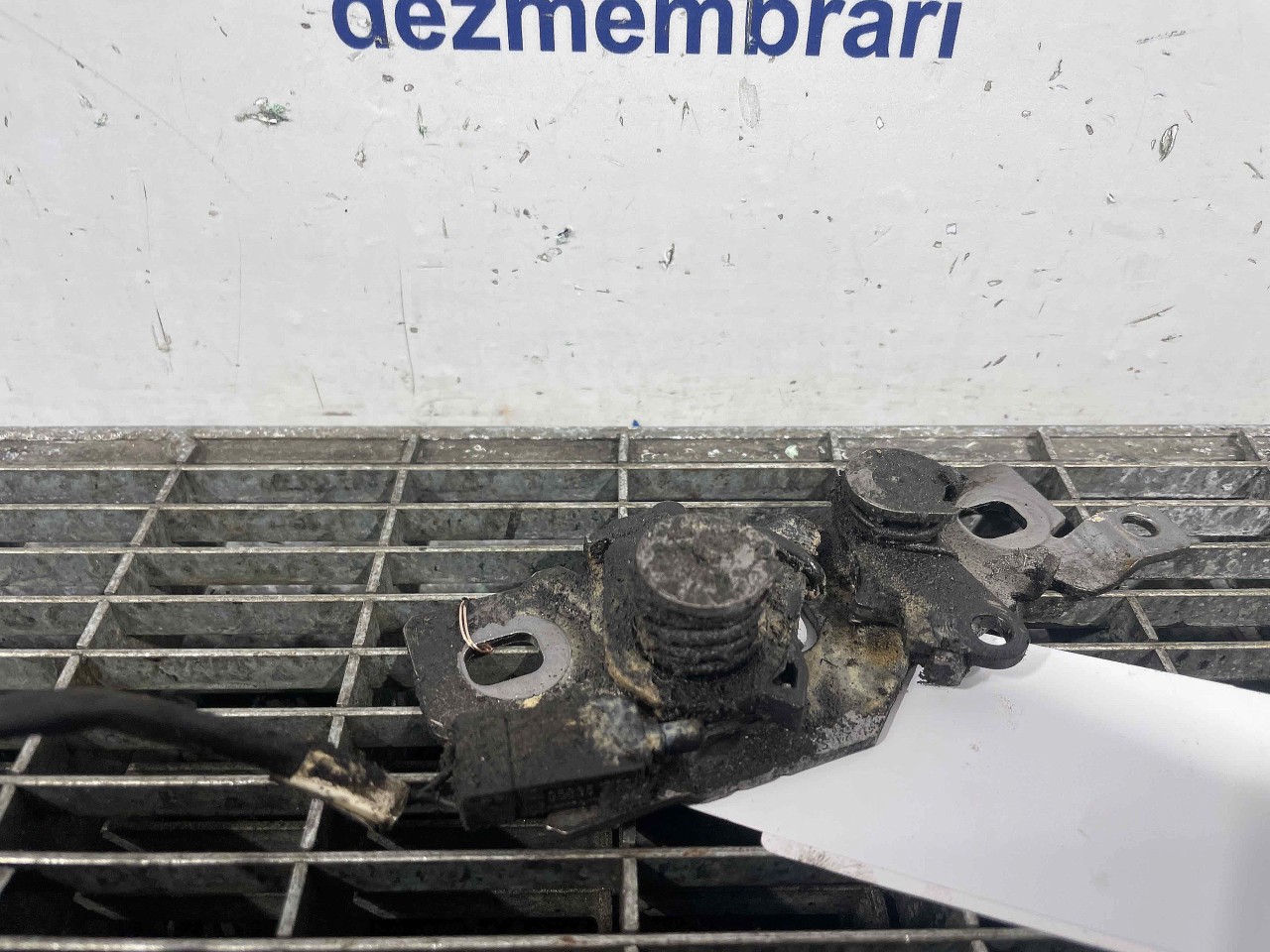INCUIETOARE CAPOTA FATA PEUGEOT 308 - - (2012 2015)