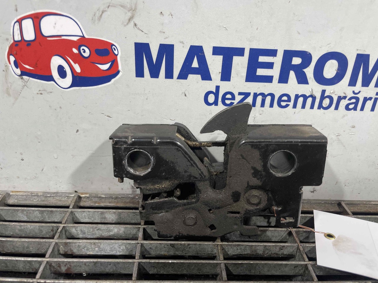 INCUIETOARE CAPOTA FATA SEAT ATECA - - (2016 2020)