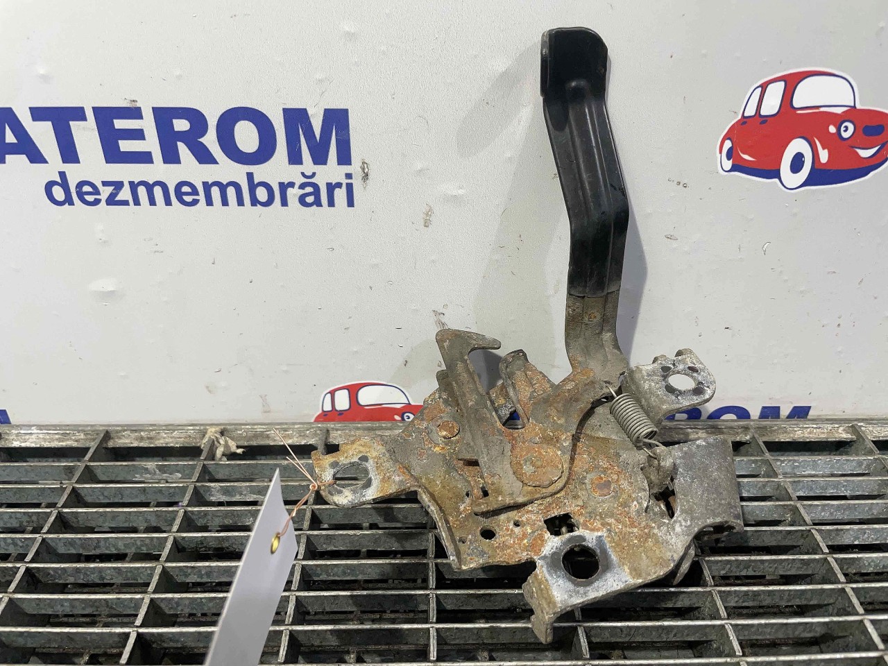 INCUIETOARE CAPOTA FATA TOYOTA COROLLA COROLLA - - (2006 2012)