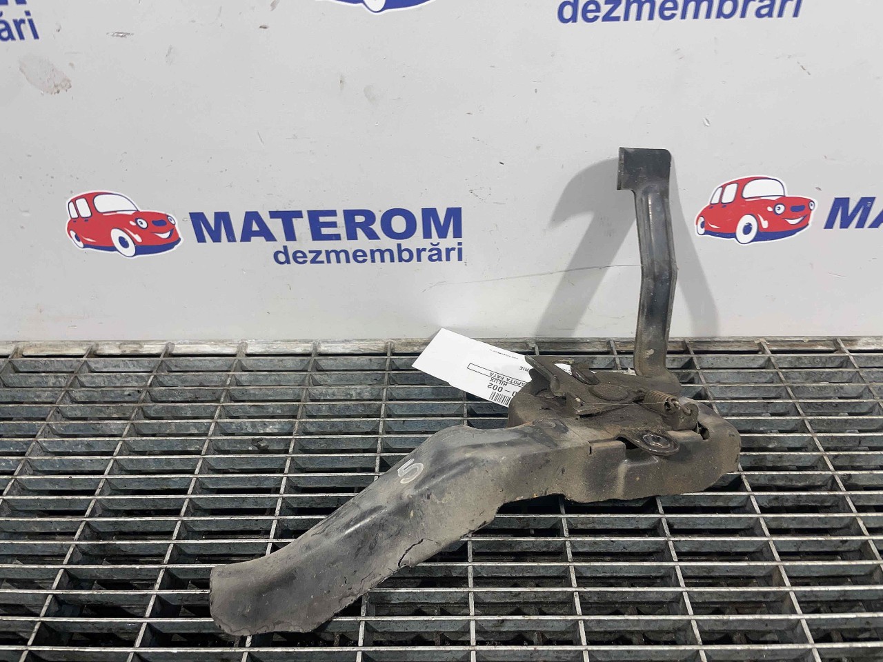 INCUIETOARE CAPOTA FATA TOYOTA HILUX HILUX - - (2015 2020)