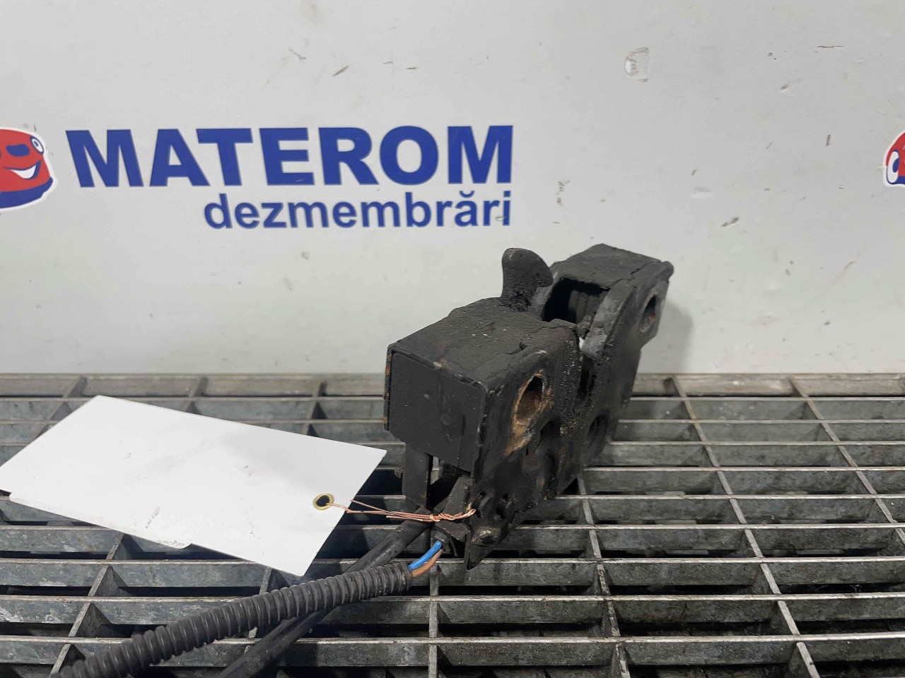 INCUIETOARE CAPOTA FATA VW CADDY - - (2015 2020)