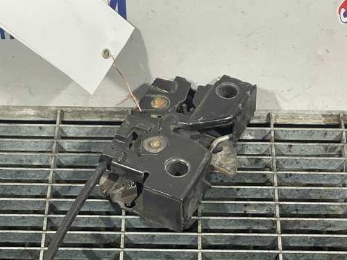 INCUIETOARE CAPOTA FATA VW GOLF VII - - (2012 2016)