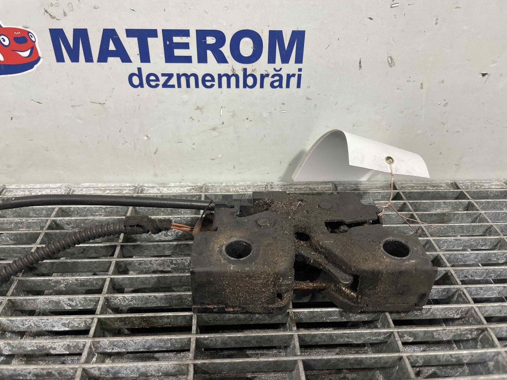 INCUIETOARE CAPOTA FATA VW PASSAT - - (2014 2019)