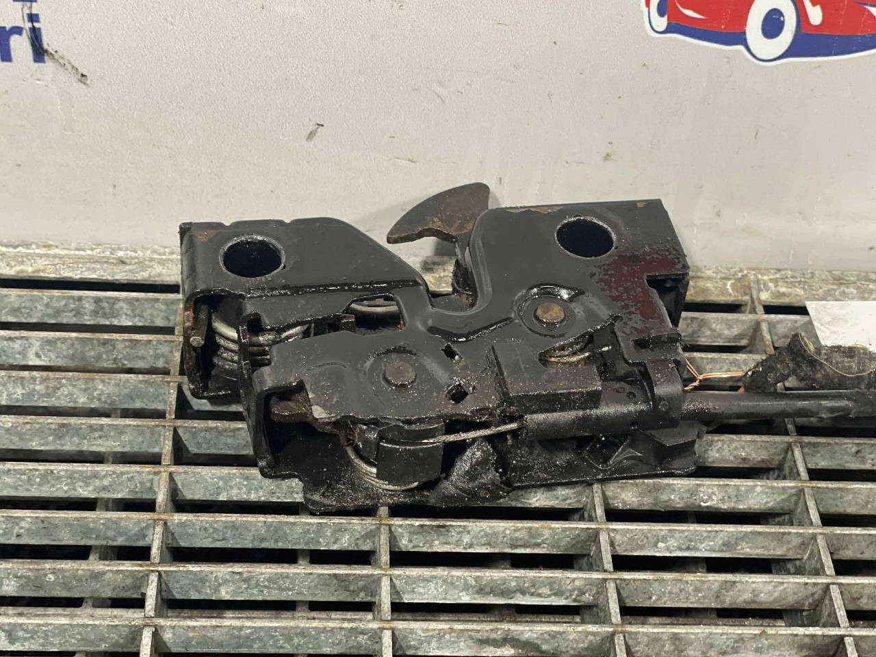 INCUIETOARE CAPOTA FATA VW PASSAT PASSAT - - (2014 2019)