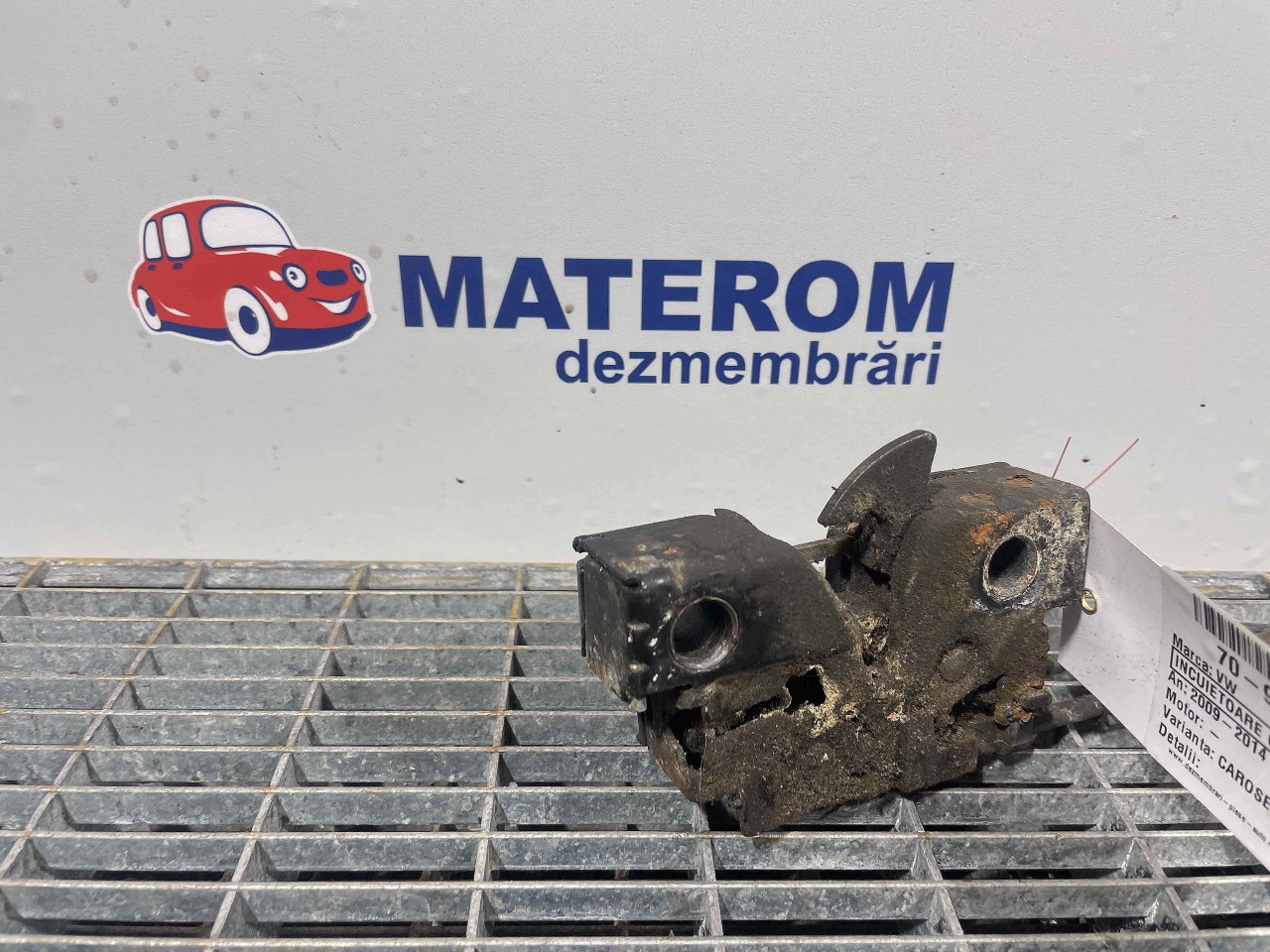 INCUIETOARE CAPOTA FATA VW POLO - - (2009 2014)