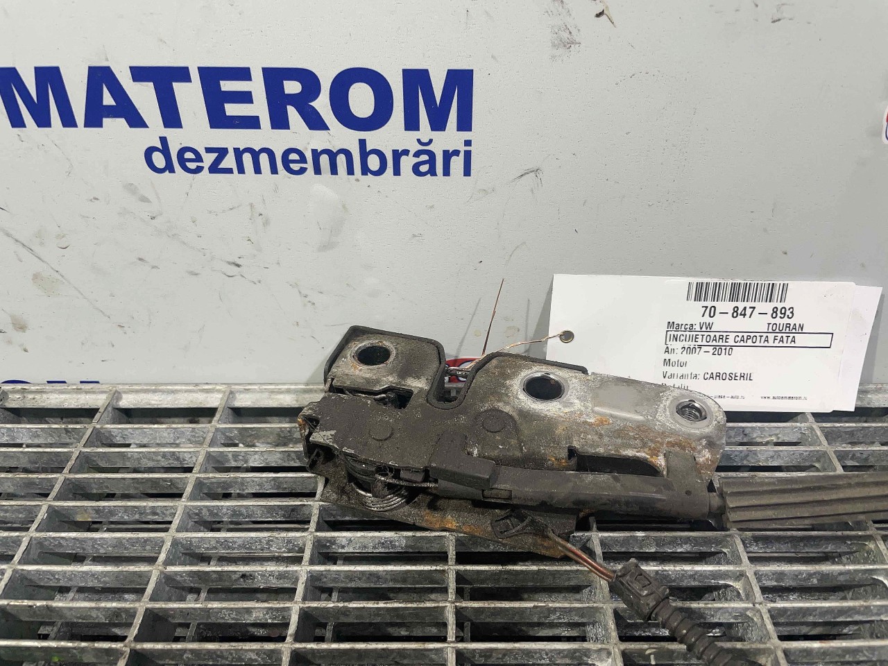 INCUIETOARE CAPOTA FATA VW TOURAN - - (2007 2010)