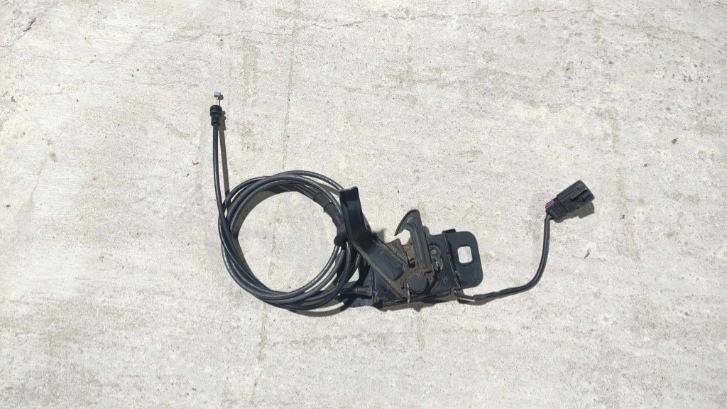 Incuietoare capota Opel Astra J an fab. 2009 - 2015