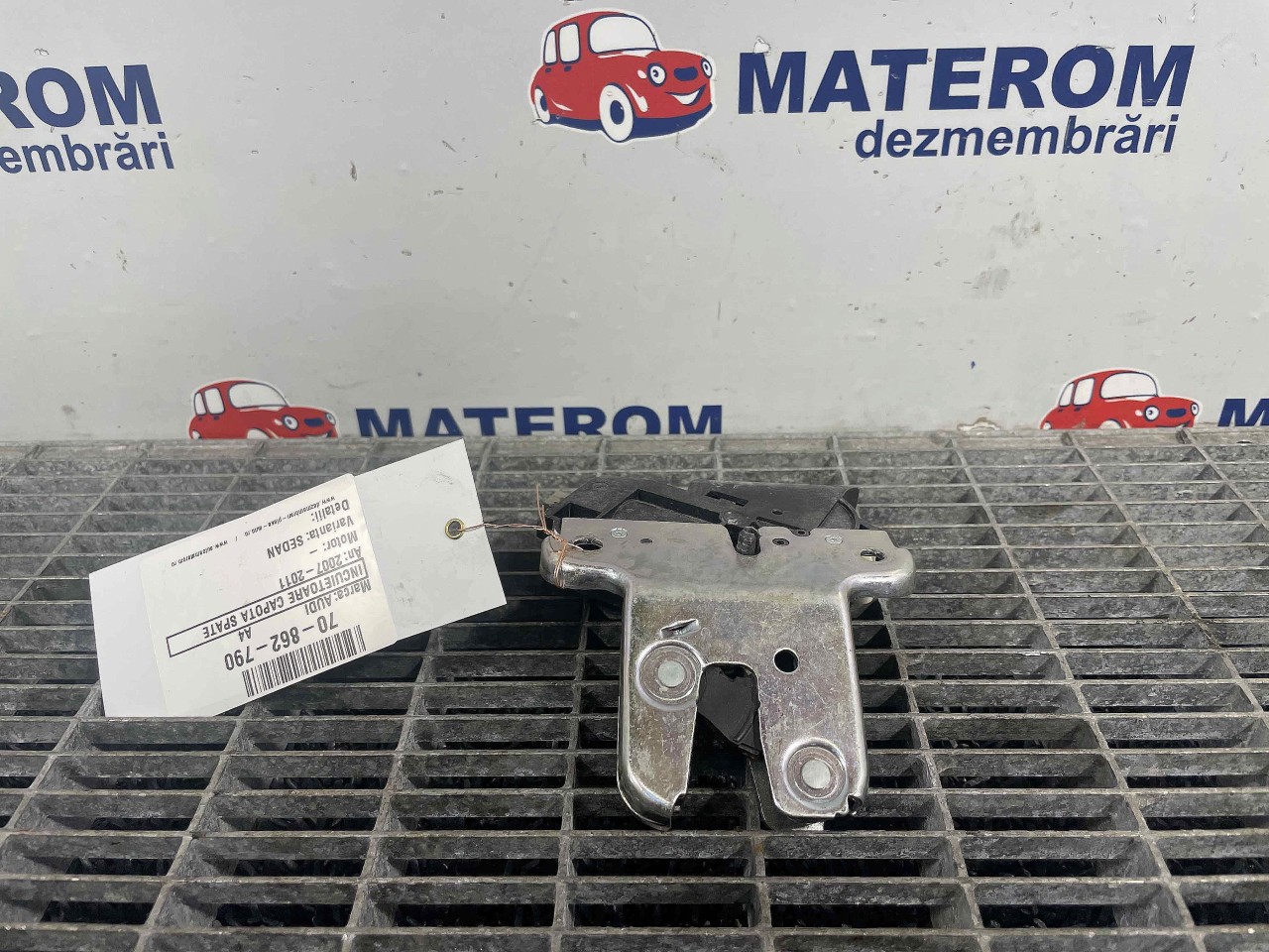INCUIETOARE CAPOTA SPATE AUDI A4 A4 - - (2007 2011)