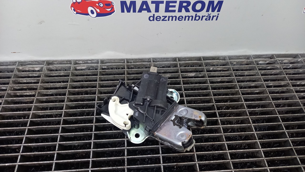 INCUIETOARE CAPOTA SPATE AUDI A4 A4 - - (2007 2011)