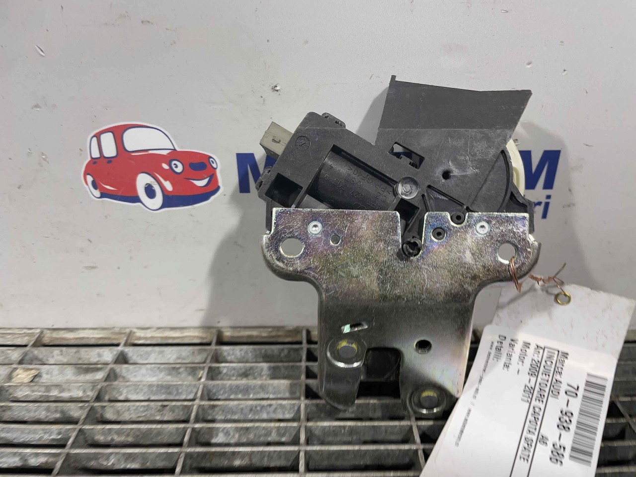INCUIETOARE CAPOTA SPATE AUDI A6 - - (2009 2011)