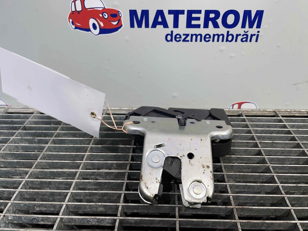 INCUIETOARE CAPOTA SPATE AUDI A6 - - (2009 2011)