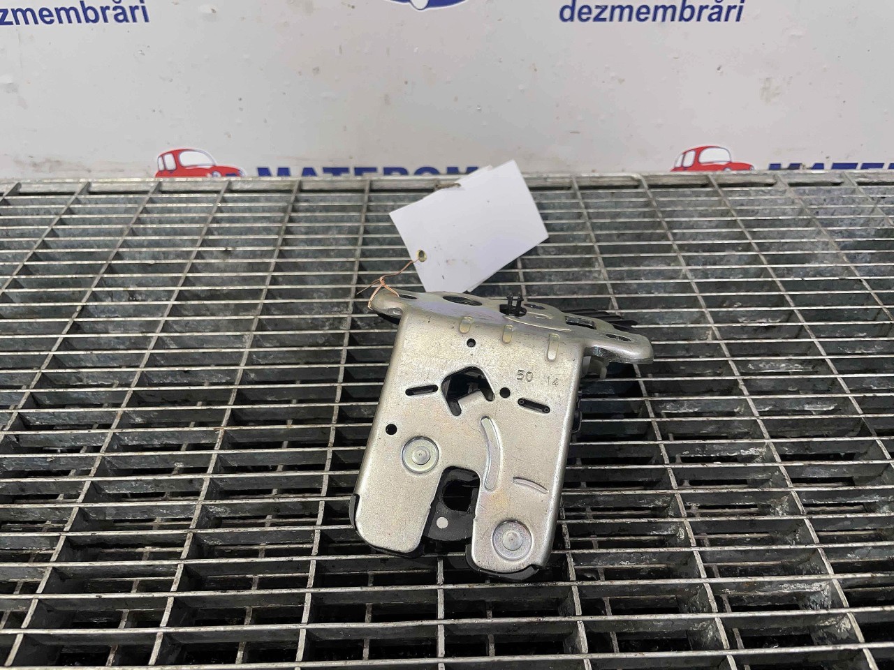 INCUIETOARE CAPOTA SPATE AUDI A6 - - (2011 2015)
