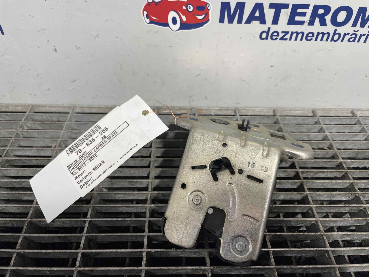 INCUIETOARE CAPOTA SPATE AUDI A6 - - (2011 2015)