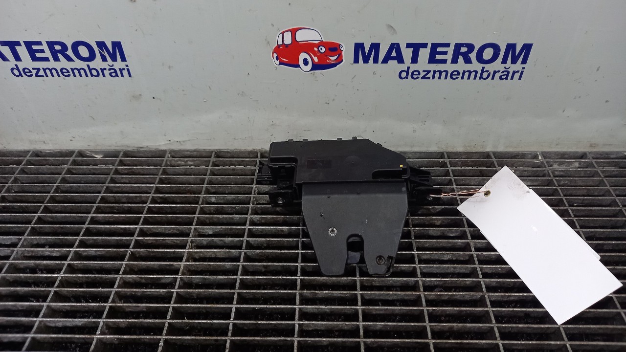 INCUIETOARE CAPOTA SPATE BMW SERIA 3 E 90 - - (2007 2012)