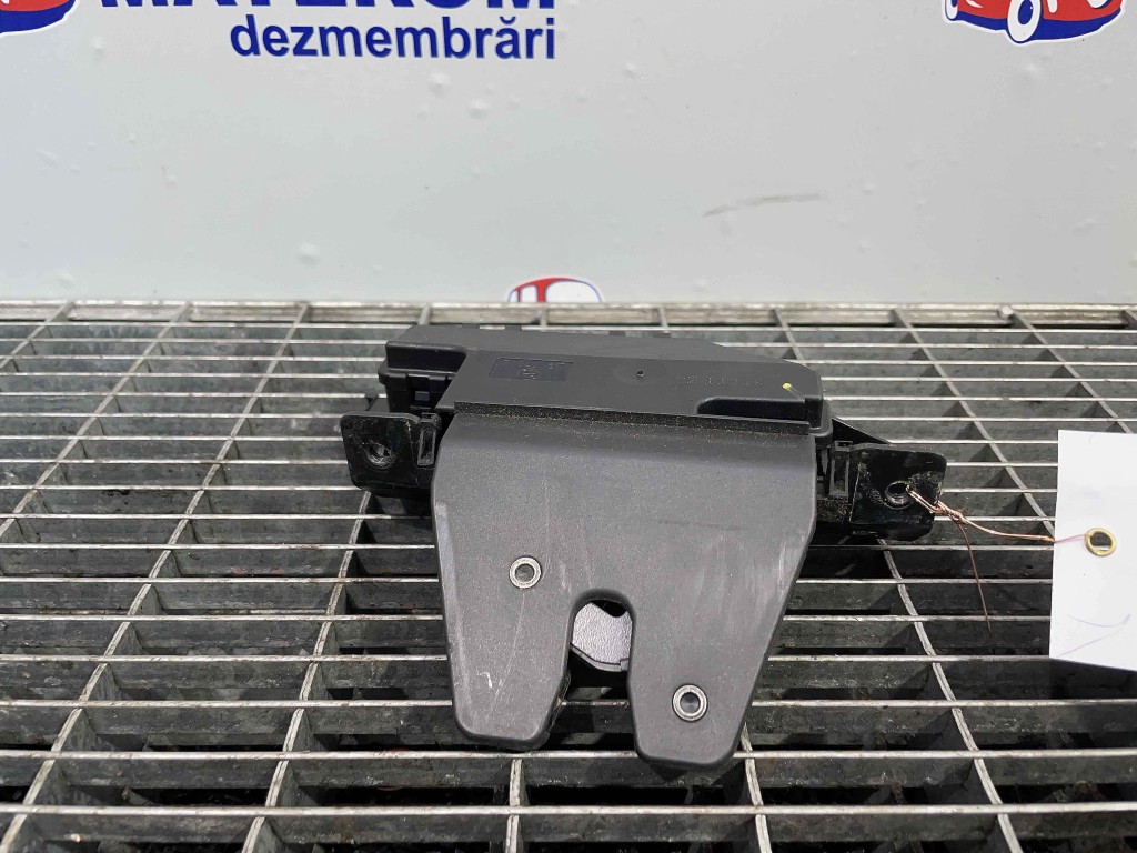 INCUIETOARE CAPOTA SPATE BMW SERIA 3 E 9
