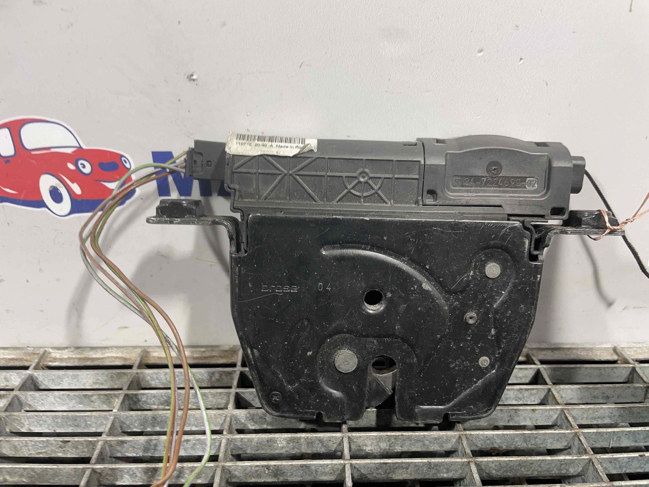 INCUIETOARE CAPOTA SPATE BMW SERIA 5 F 10 SERIA 5 F 10 - - (2010 2014)