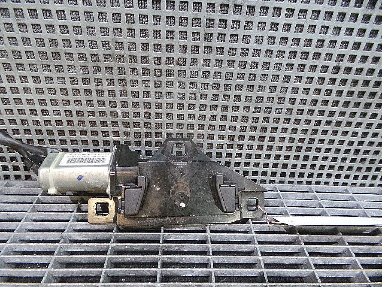 INCUIETOARE CAPOTA SPATE BMW SERIA 7 E 65 SERIA 7 E 65 - - (2001 2008)