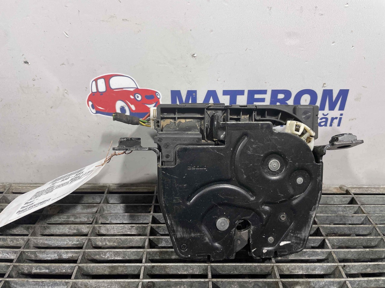 INCUIETOARE CAPOTA SPATE BMW SERIA 7 F 01 SERIA 7 F 01 - - (2012 2015)