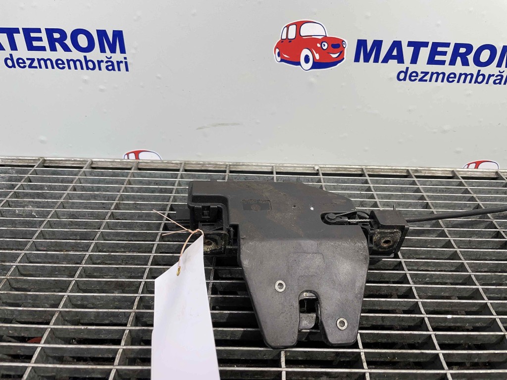 INCUIETOARE CAPOTA SPATE BMW Z4 - - (2002 2006)