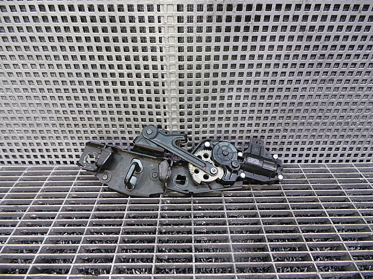INCUIETOARE CAPOTA SPATE FORD FOCUS FOCUS - - (2008 2010)