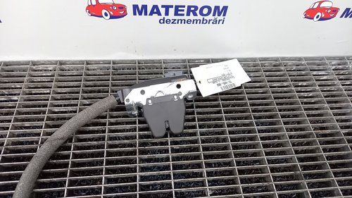 INCUIETOARE CAPOTA SPATE MERCEDES C-CLASS - - (2011 2014)