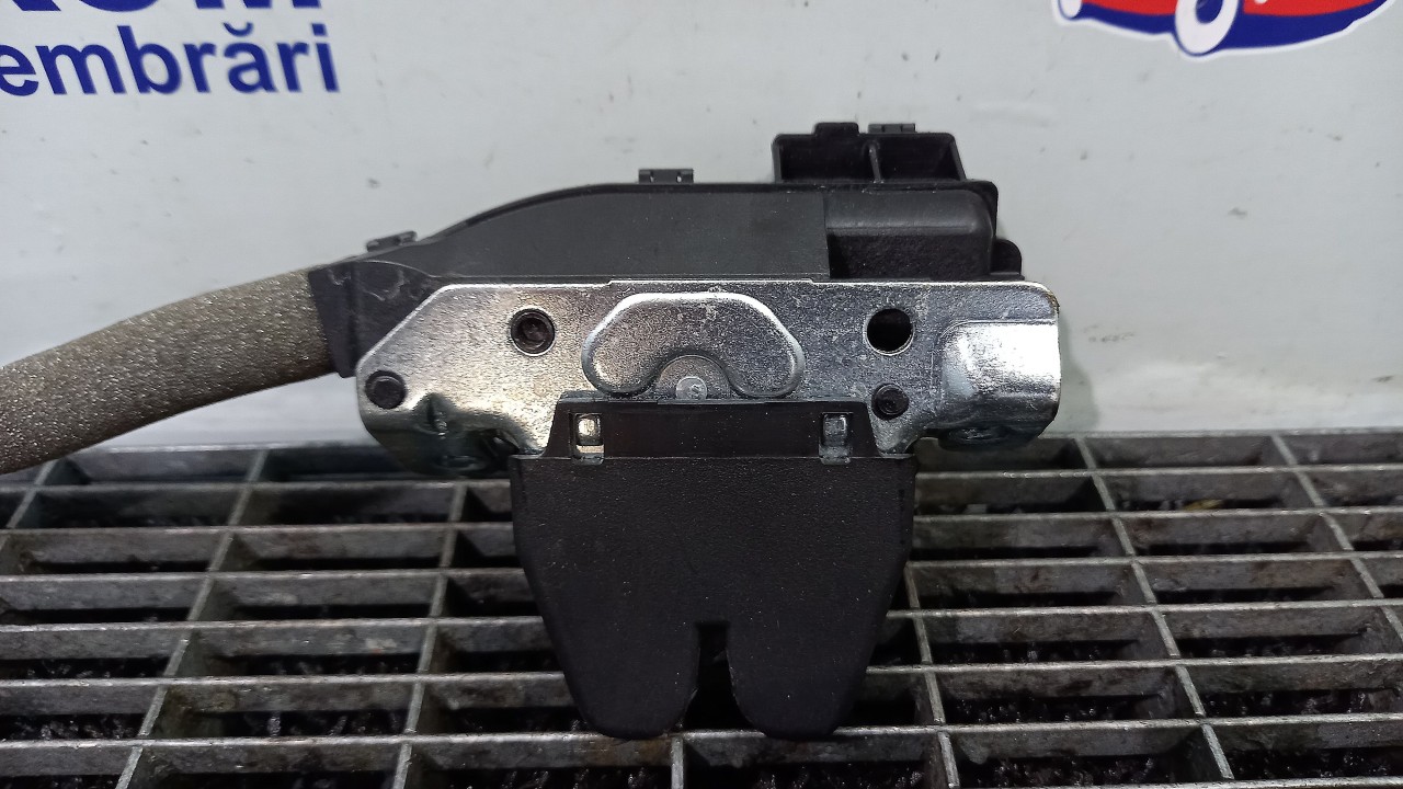 INCUIETOARE CAPOTA SPATE MERCEDES C-CLASS C-CLASS - - (2007 2011)