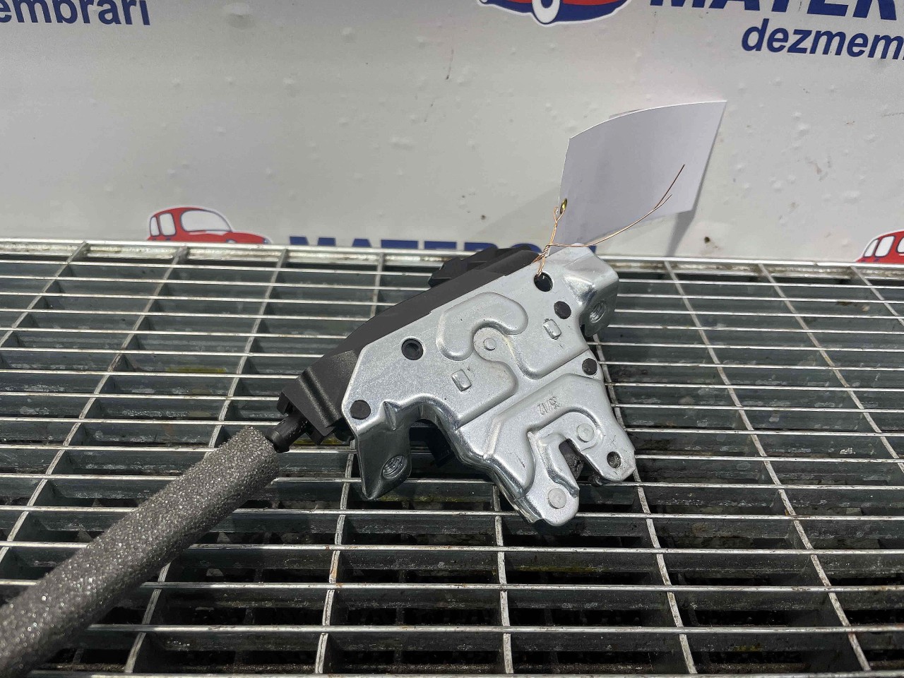INCUIETOARE CAPOTA SPATE MERCEDES C-CLASS C-CLASS - - (2011 2014)