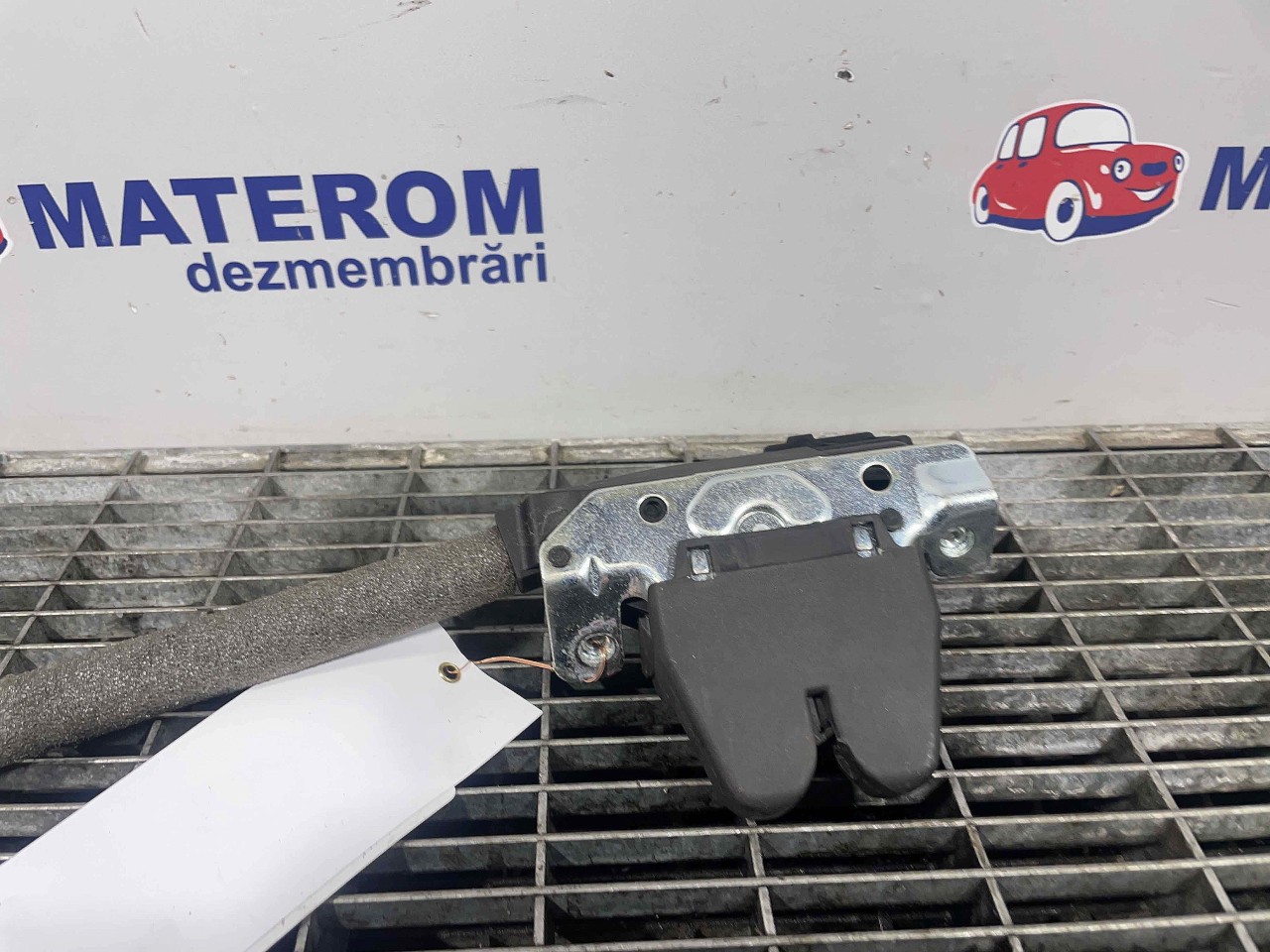 INCUIETOARE CAPOTA SPATE MERCEDES C-CLASS C-CLASS - - (2011 2014)