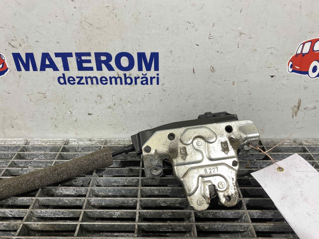 INCUIETOARE CAPOTA SPATE MERCEDES E-CLAS