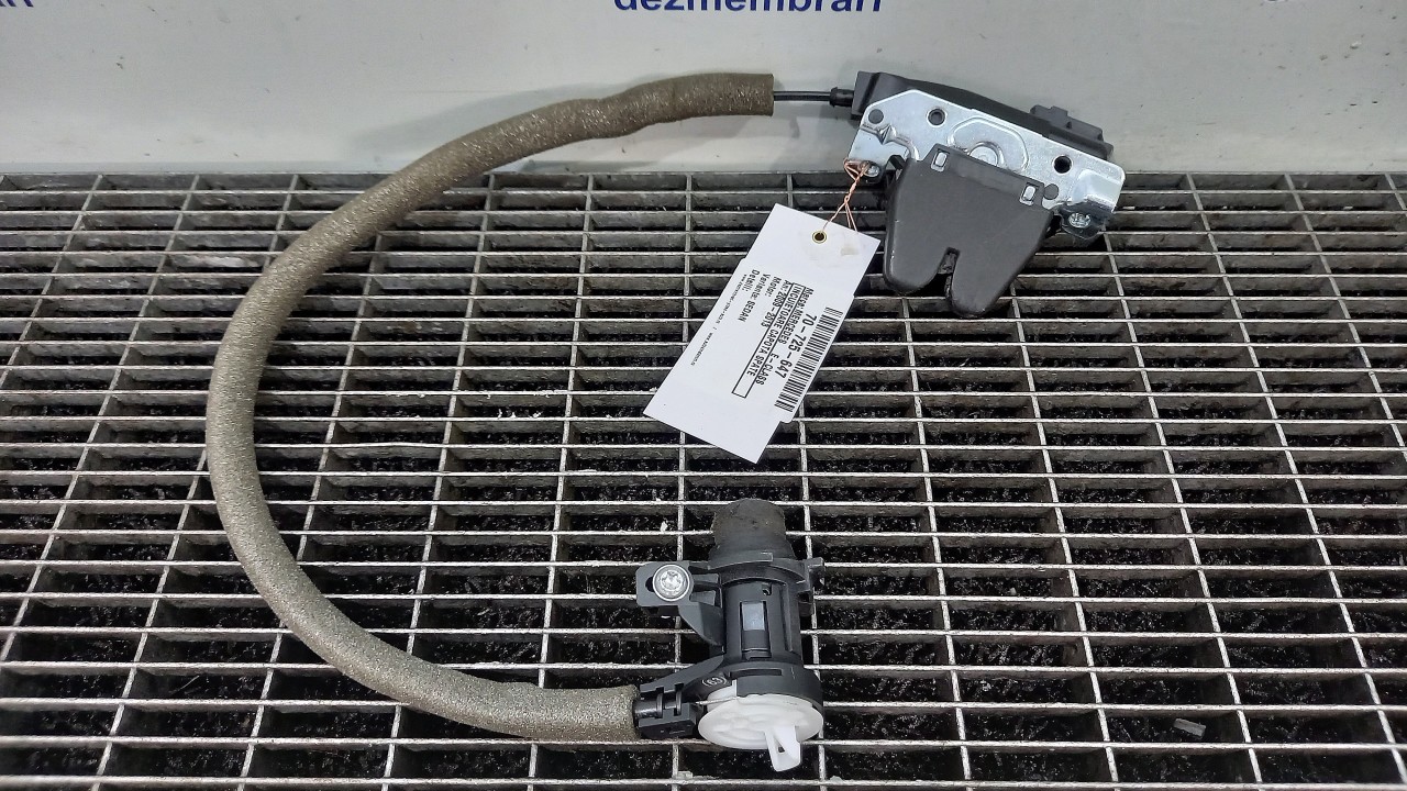 INCUIETOARE CAPOTA SPATE MERCEDES E-CLASS - - (2009 2013)