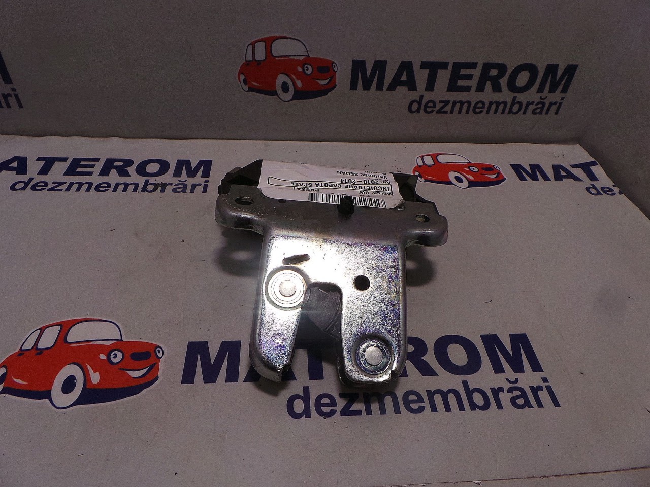 INCUIETOARE CAPOTA SPATE VW PASSAT - - (2010 2014)